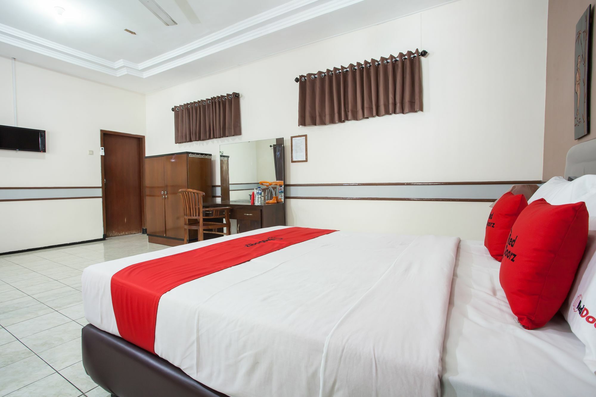 Hotel Reddoorz Near Balai Kota Malang Exterior foto
